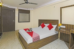 Hotel O atithi in Garha Jabalpur, Jabalpur