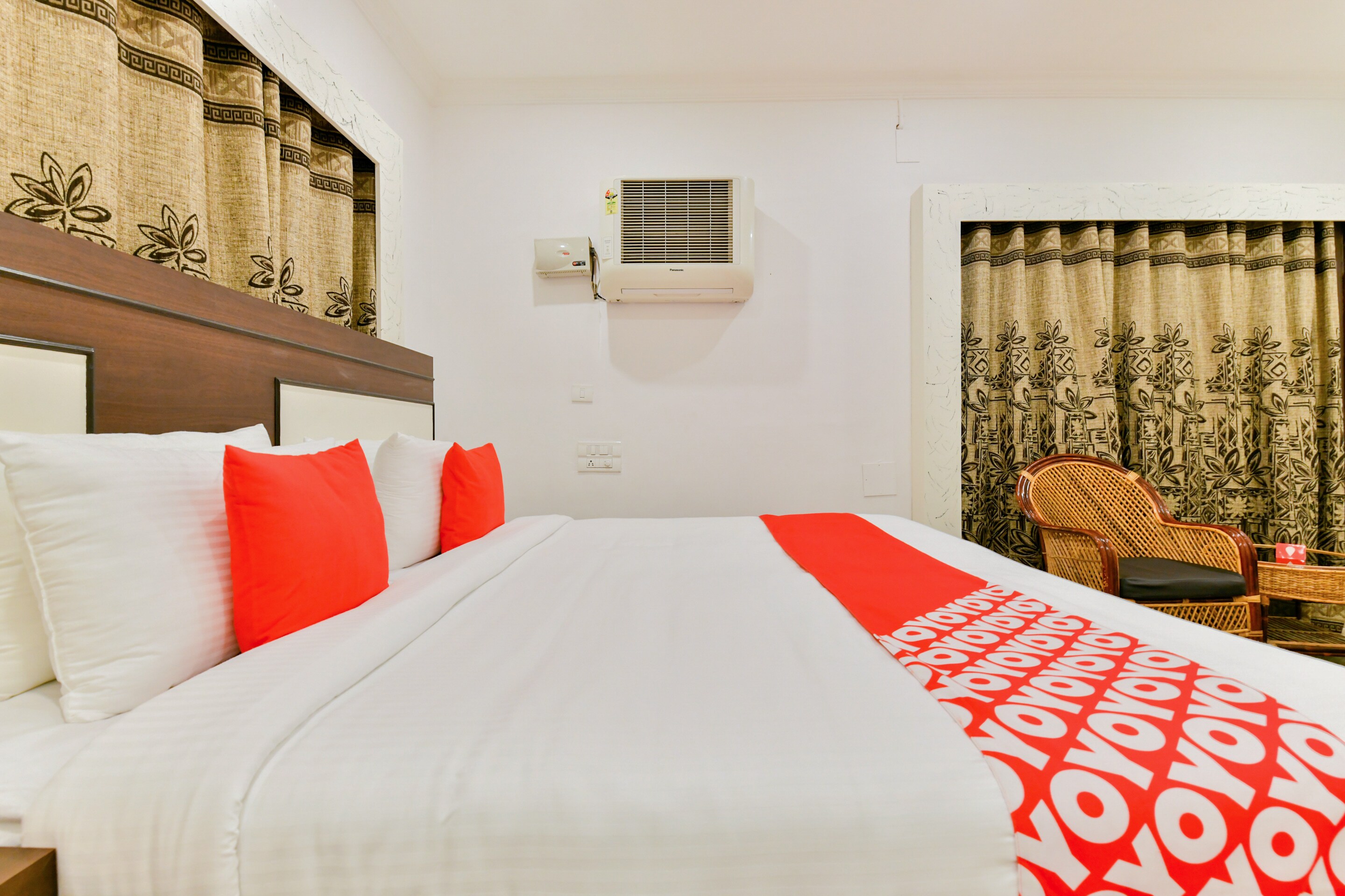 Super Townhouse Deshabhimani Road Kaloor Kochi - Tap to explore photos