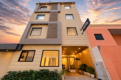 Shree Aaradhya Suites Hotel, Khatu