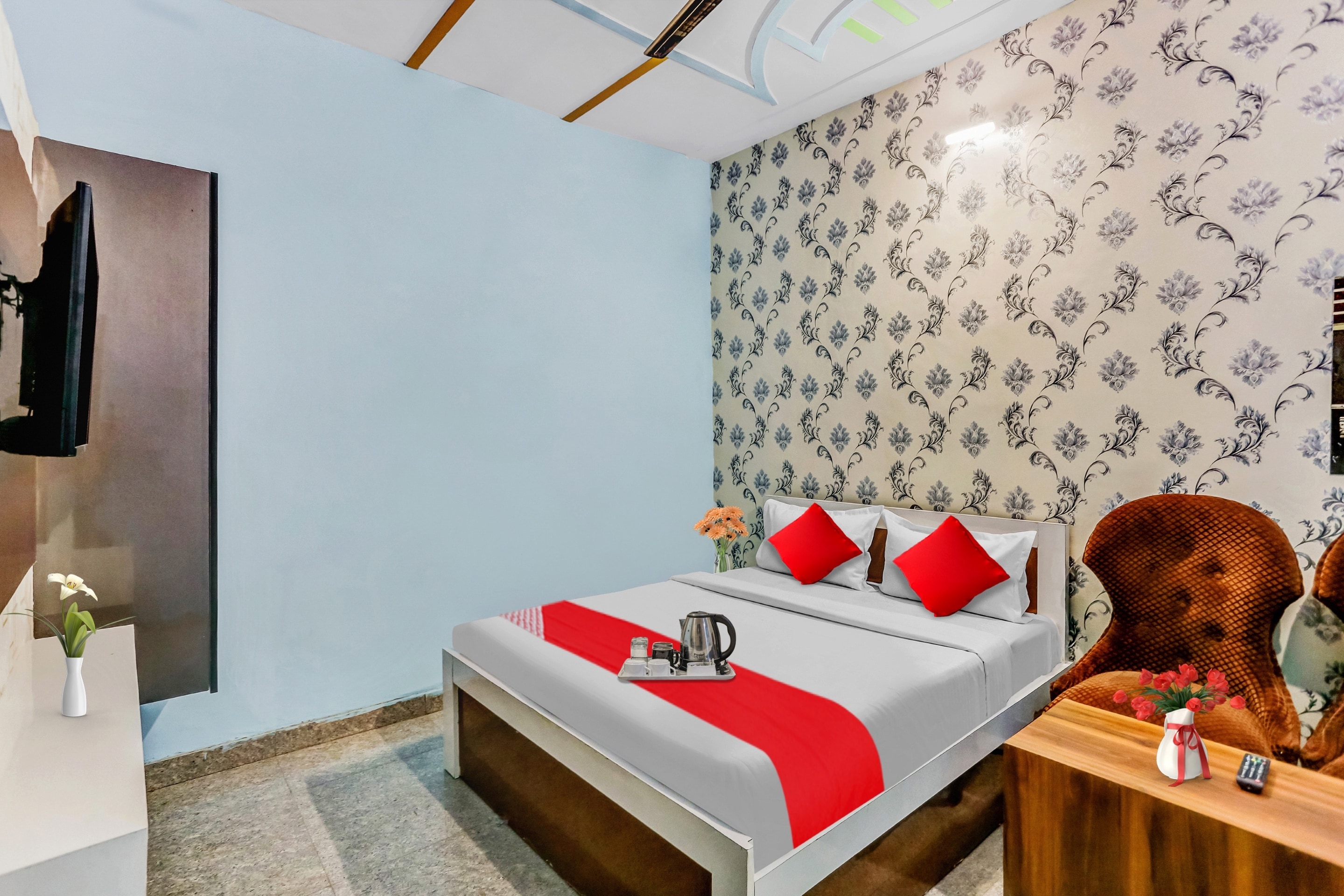 Hotel O K D Guest House - Tap to explore photos