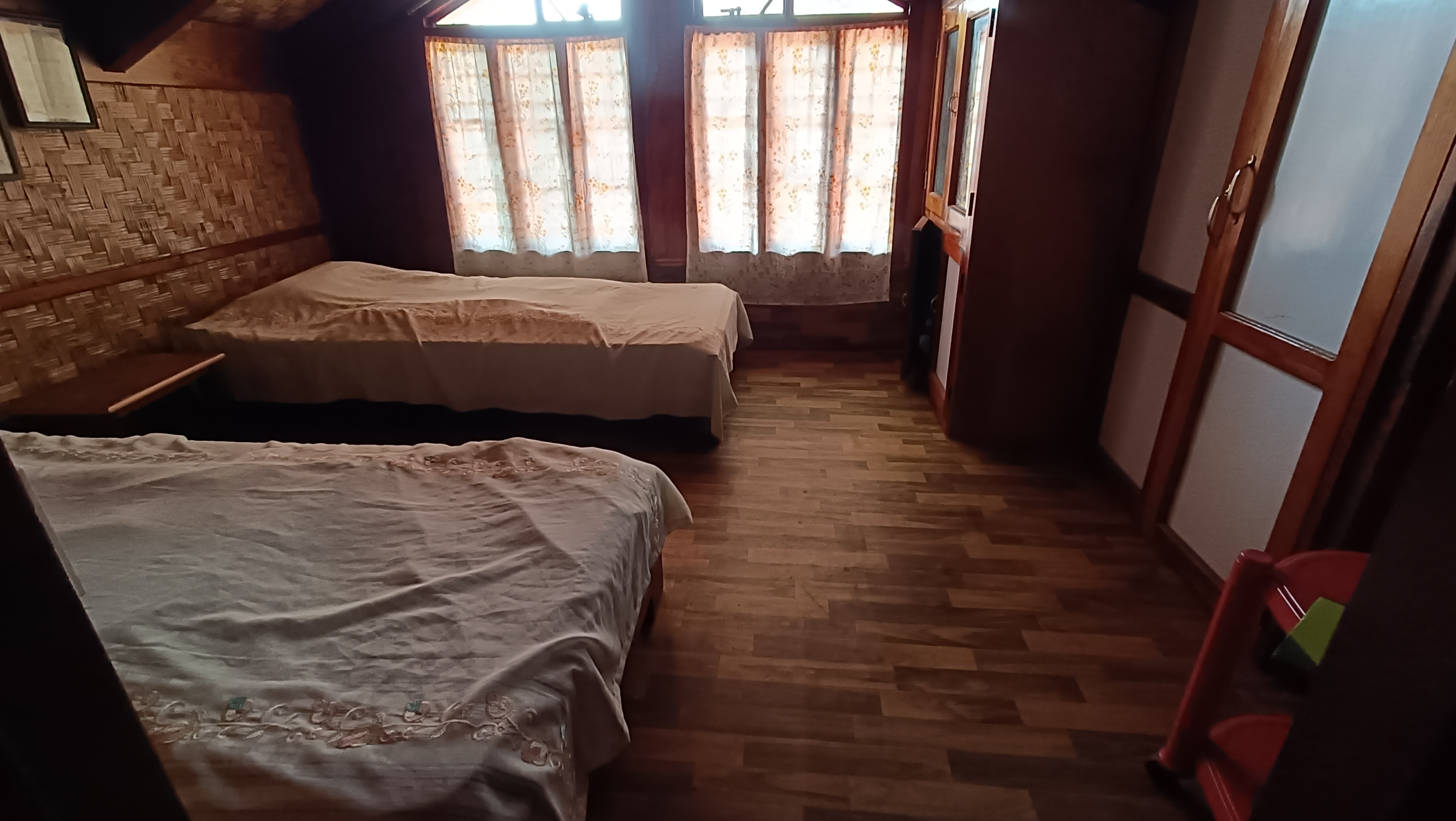 TUSEU HOMESTAY - Tap to explore photos