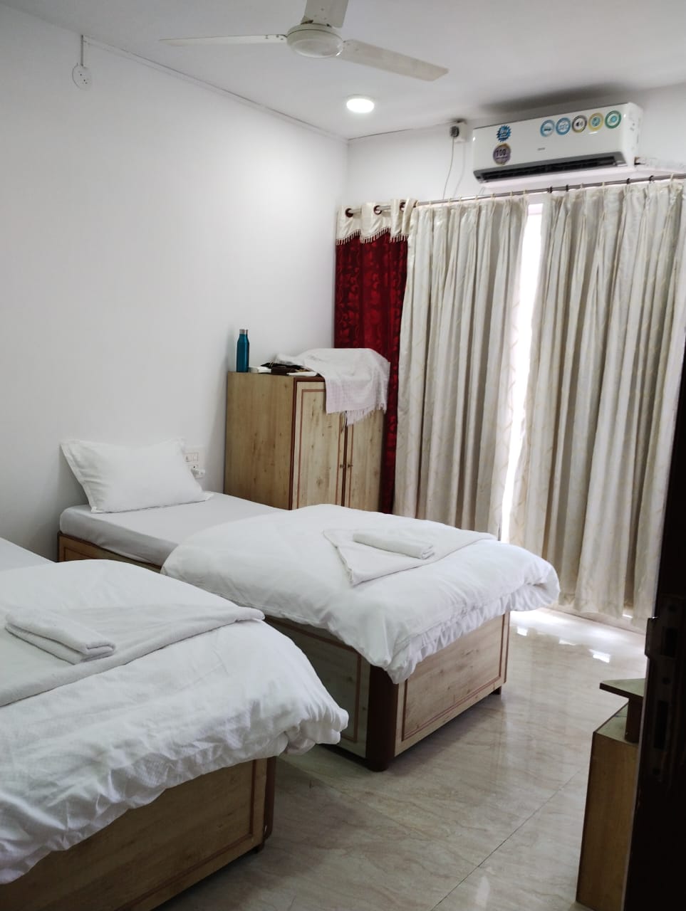 Chess Service Apartments - Tap to explore photos
