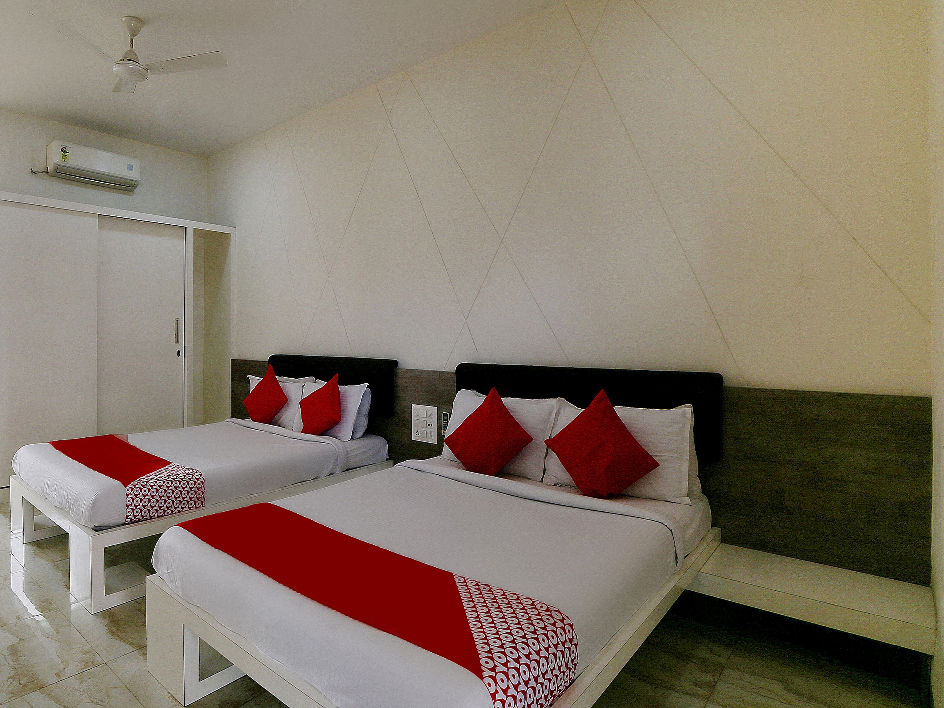 Hotel O Shiv Vatika Banquet & Rooms - Tap to explore photos