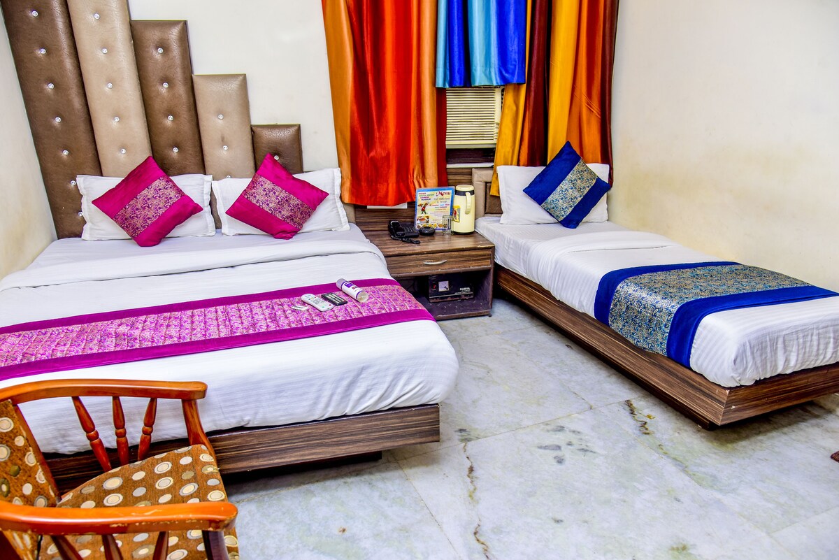 Hotel Heritage Inn Near New Delhi Railway Station - Tap to explore photos