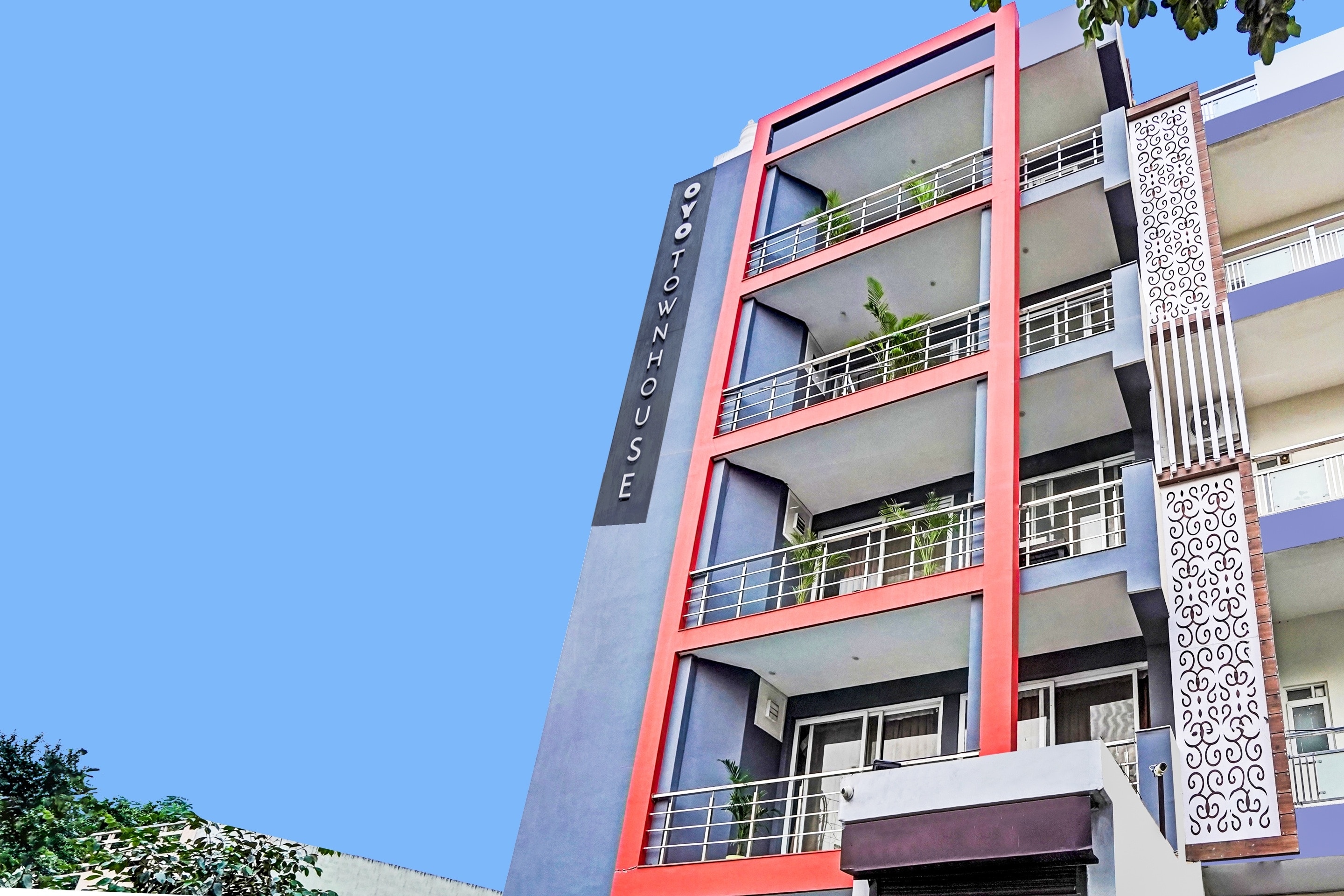 Townhouse Stay 52 Gurgaon - Tap to explore photos