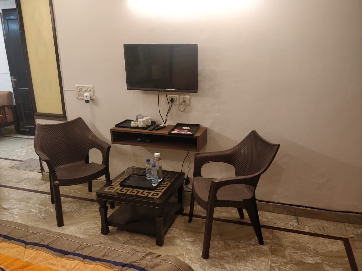 DEER PARK HOMESTAY - ll - Tap to explore photos
