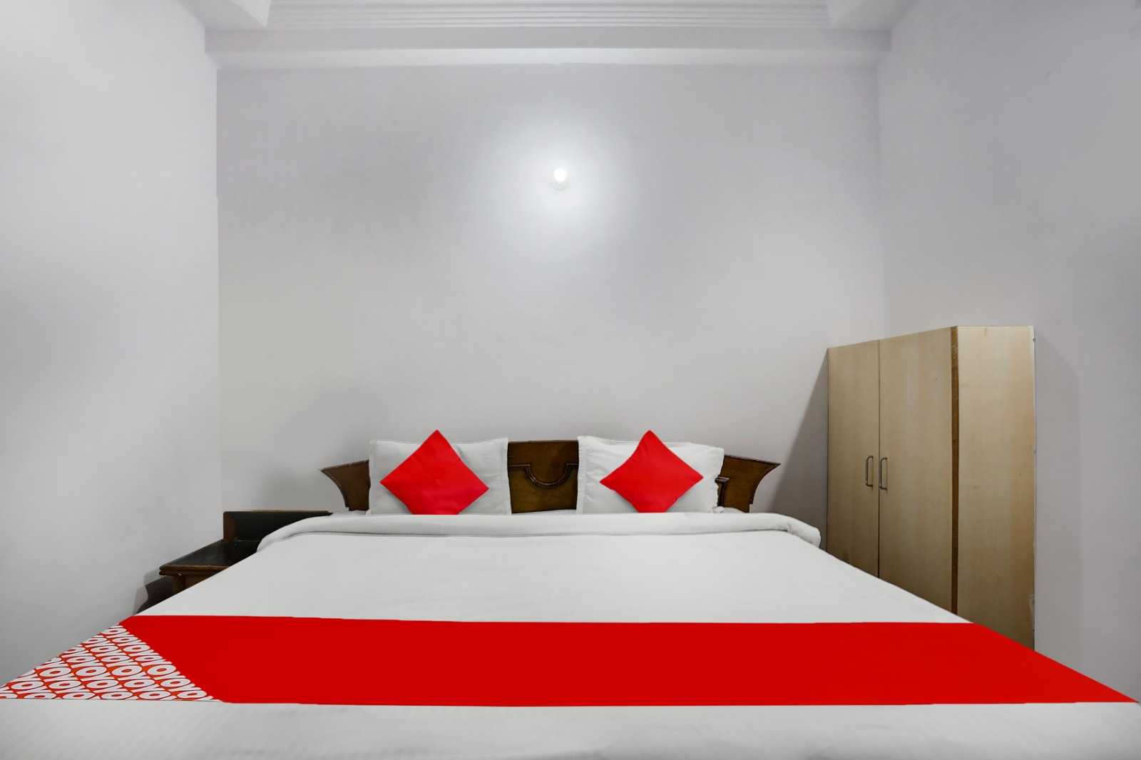 Hotel O neelkanth - Tap to explore photos