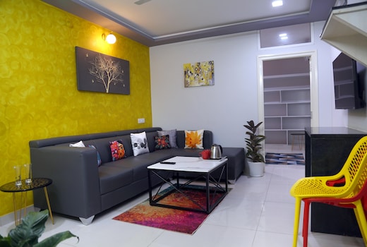 MidTown 1BHK Near AIG Hitech City