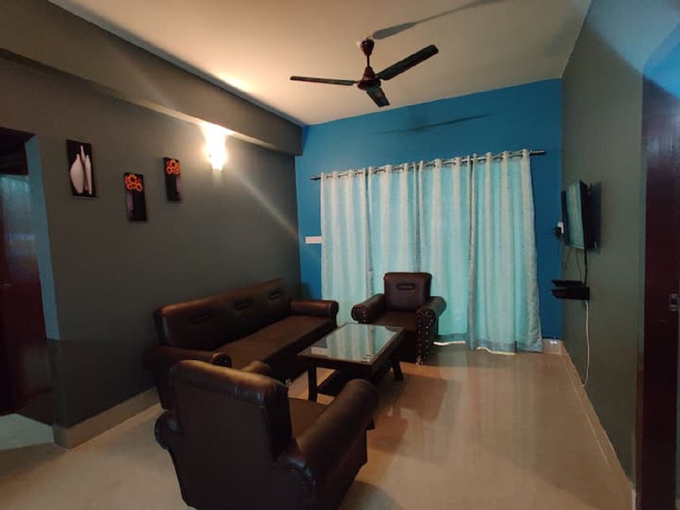Cozy &Homely Stay| 3BR APT W/Free Parking, AC&Wifi - Tap to explore photos