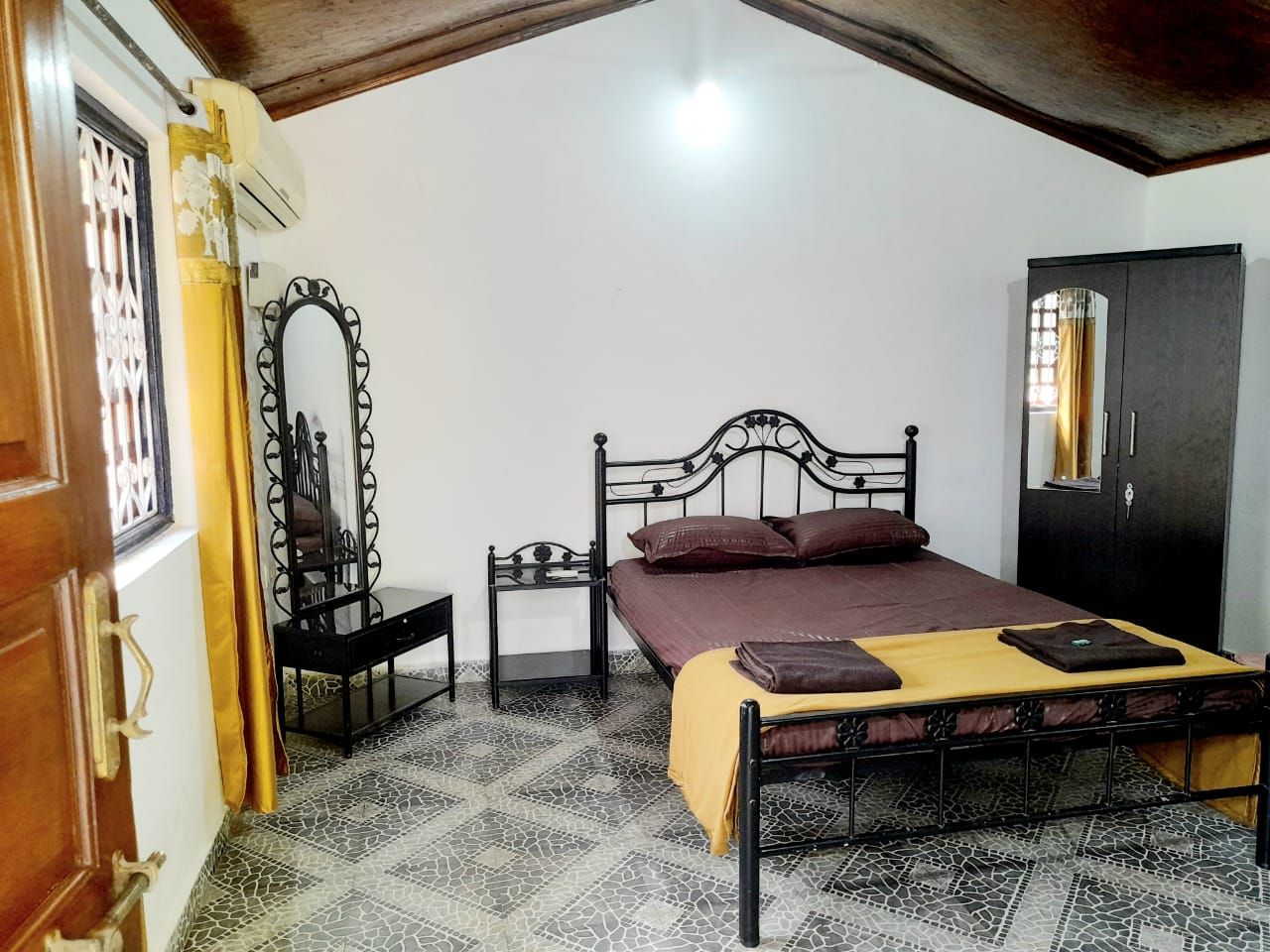 Quad homestay cottage 2 - Tap to explore photos