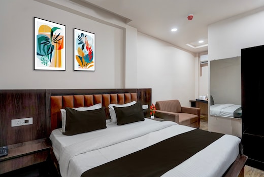 OYO Townhouse Oak Fazalganj Formerly RR Grand