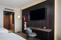 Radisson RED London Twickenham,  London