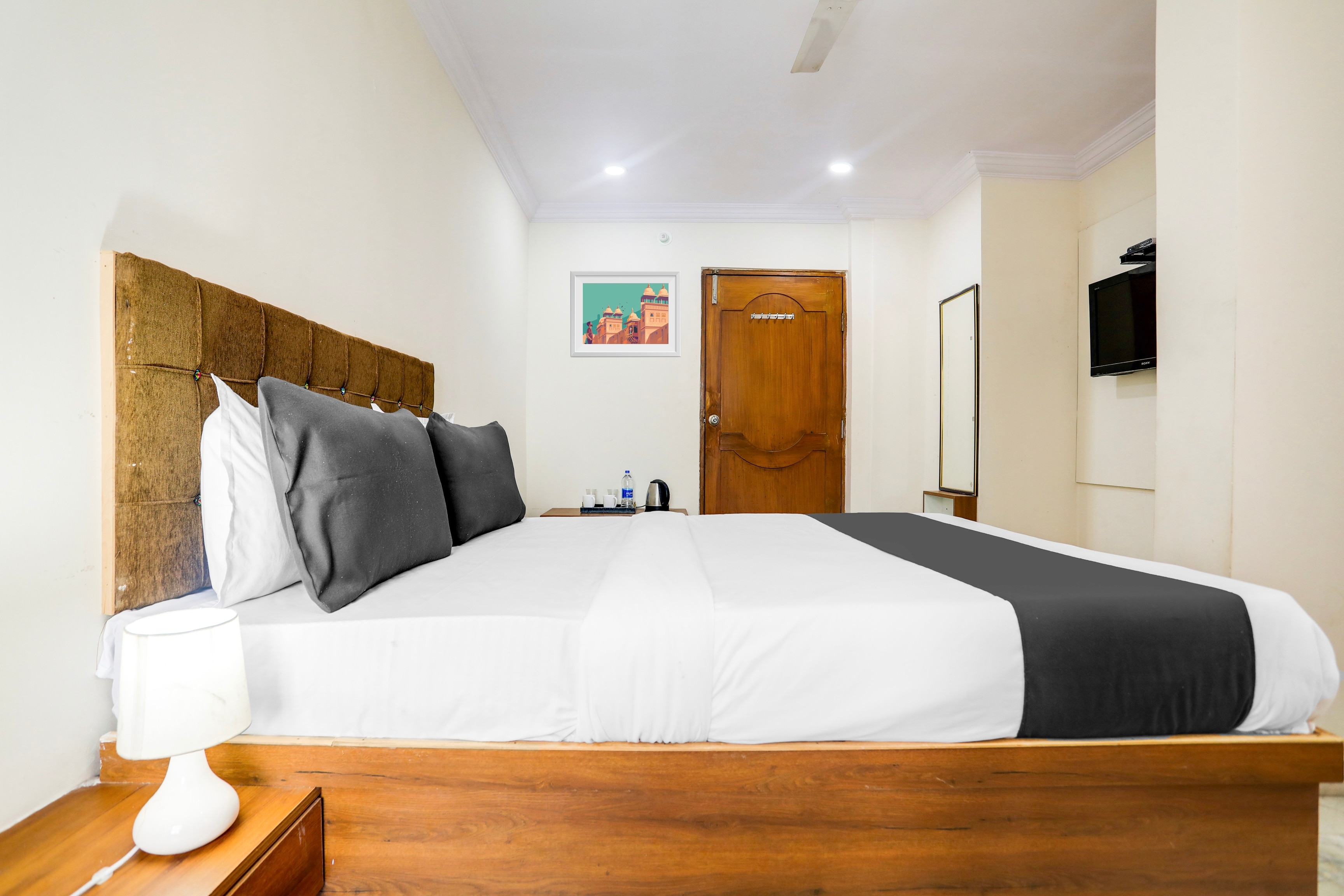 Hotel O VENUS INN - Tap to explore photos