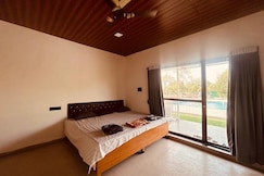 The Crystal Villaaa, Karjat