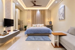 Radha Luxe Premium Studio Stay Near Prem Mandir, Vrindavan