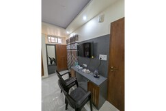 HOTEL THE ROYAL CROWN, Ayodhya