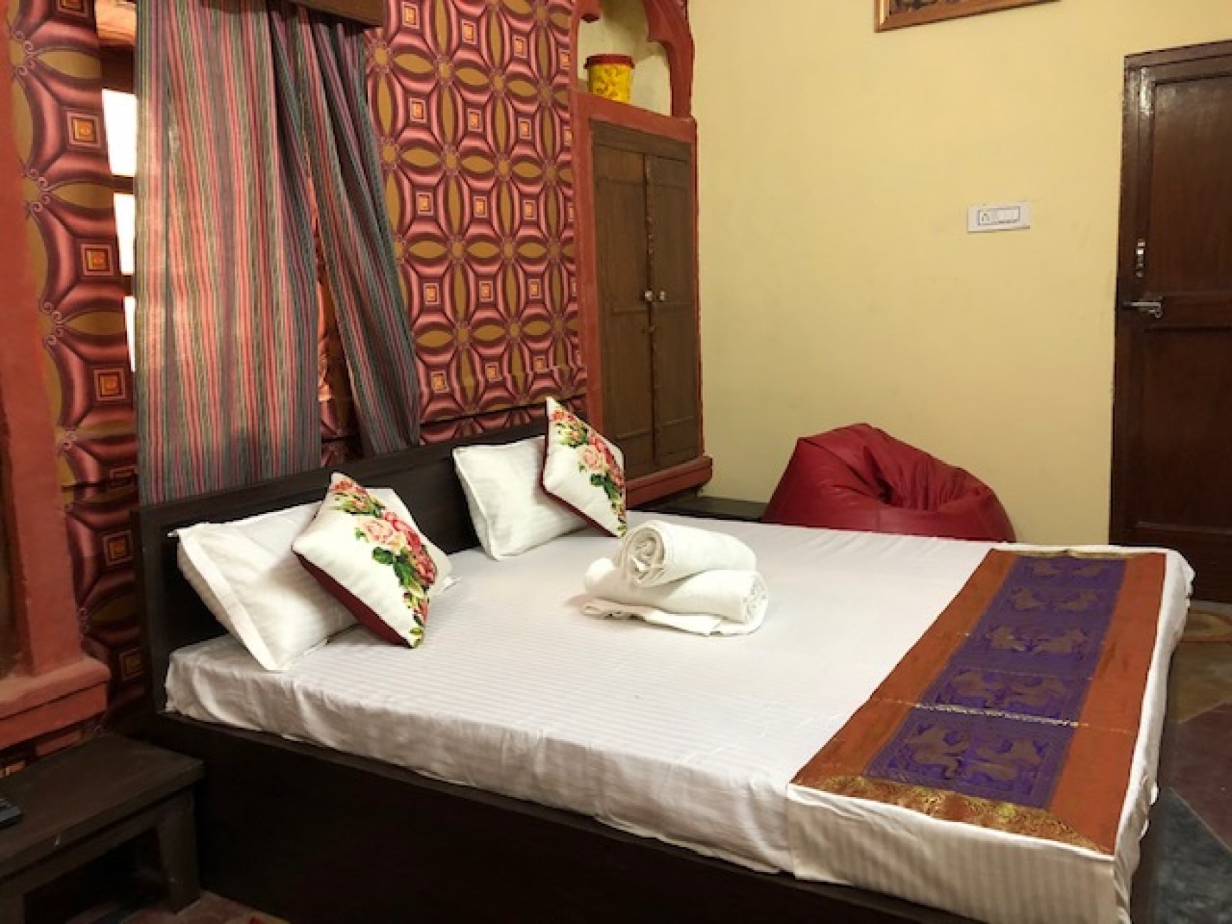 Vyas Haveli - Tap to explore photos
