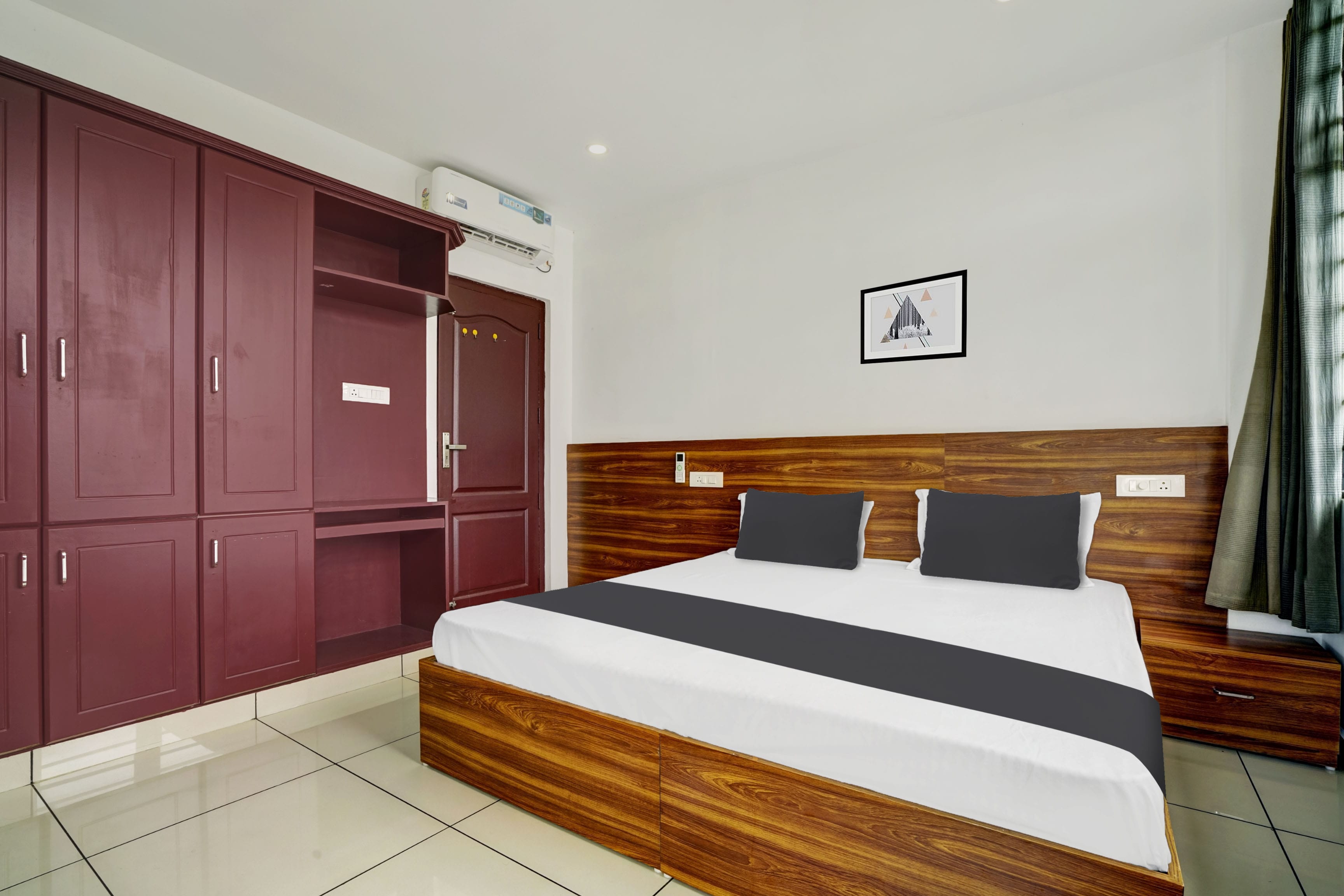 Hotel O FERRYLAND RESIDENCY - Tap to explore photos