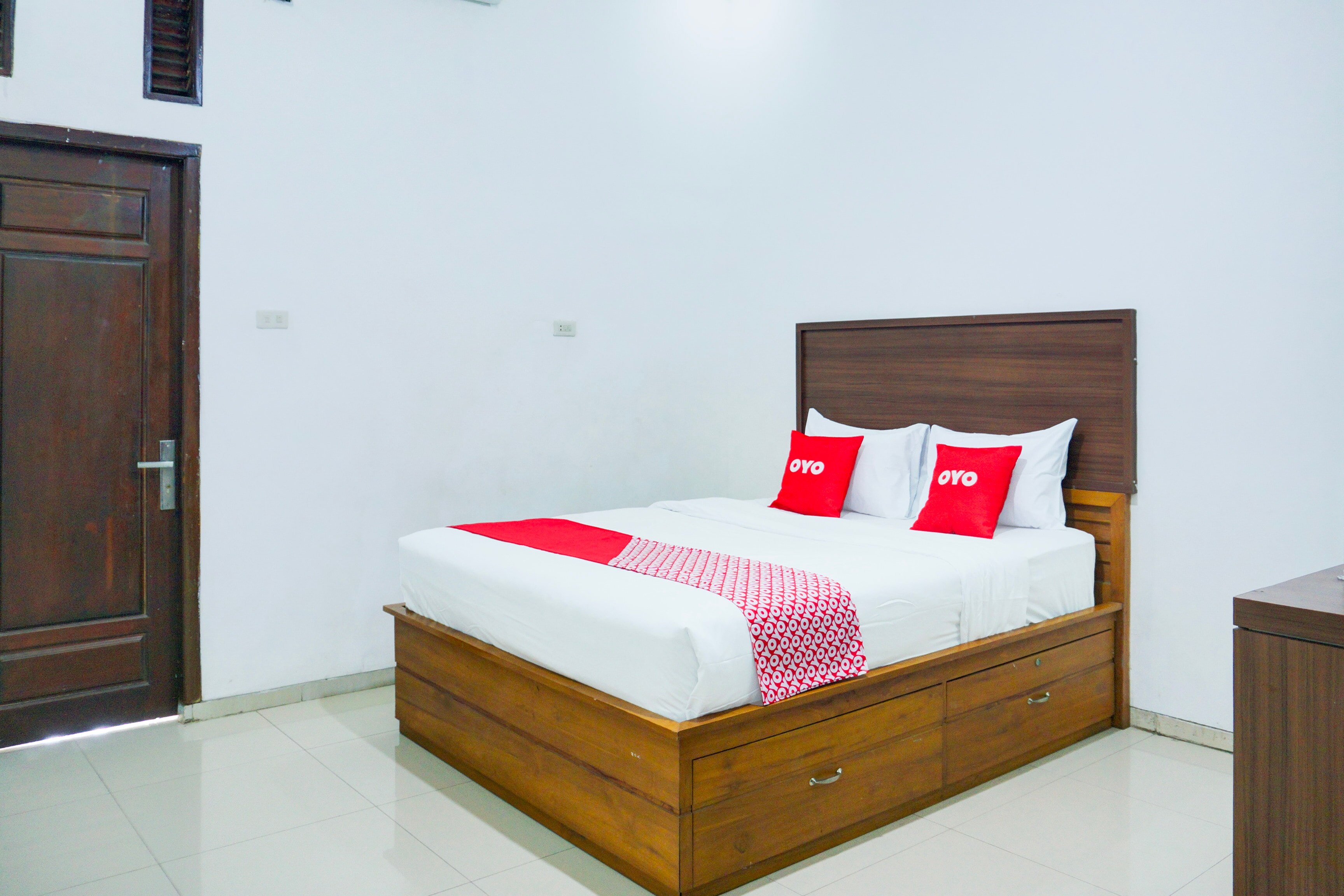 Hotel O Teluk Betung Near Water Park Lembah Hijau Formerly Kanajiwa Guesthouse 2 - Tap to explore photos