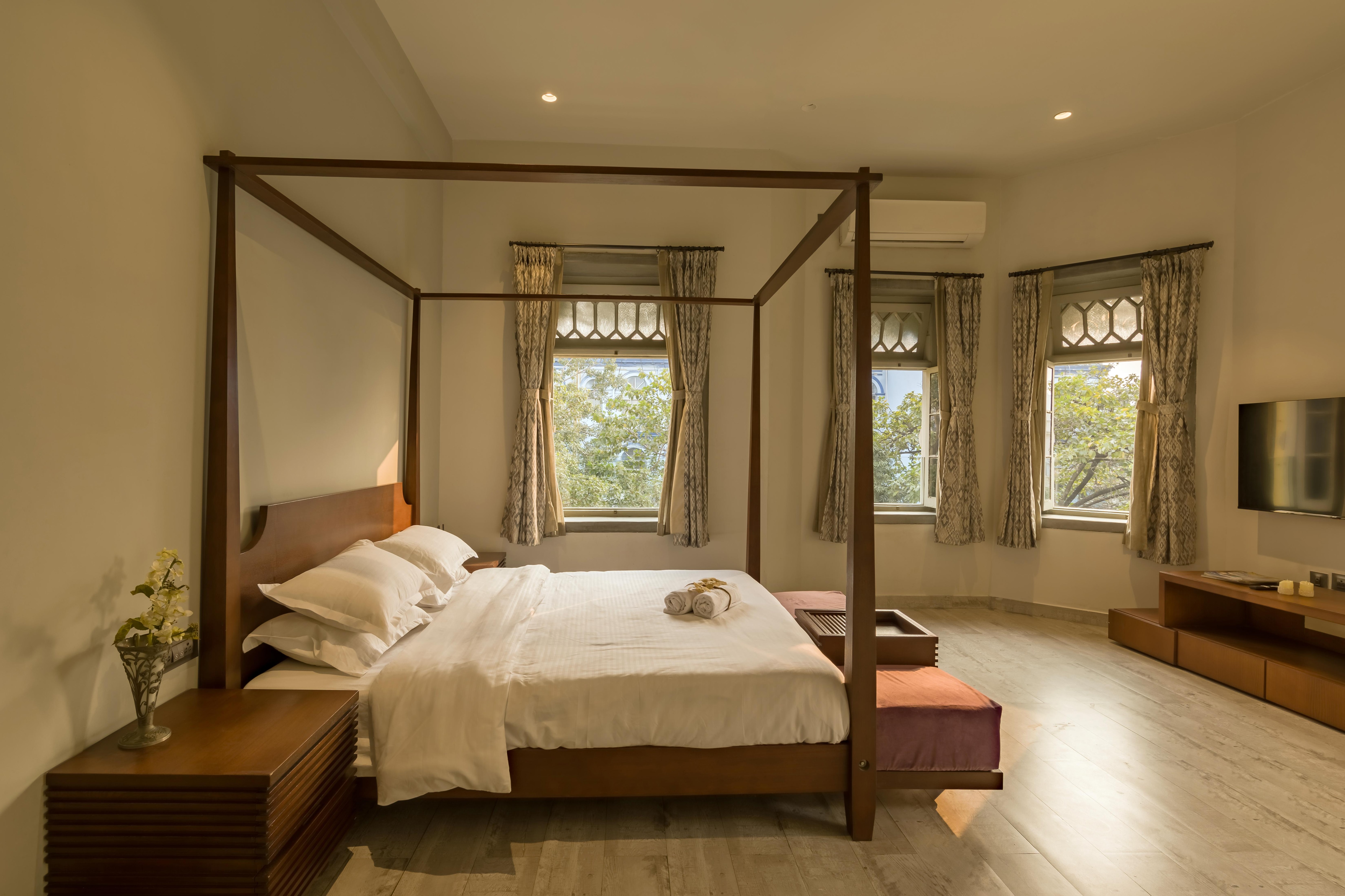 The Colonial Reserve - A Luxury Serviced Apartment - Tap to explore photos