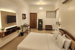 Yellow Tulip Studio AC Apartment, Goa