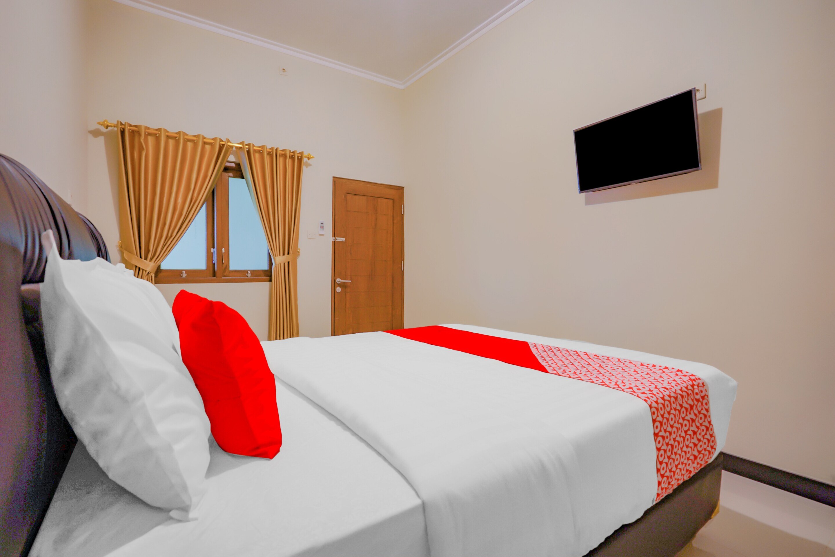 OYO 90210 Kenari House Syariah - Tap to explore photos