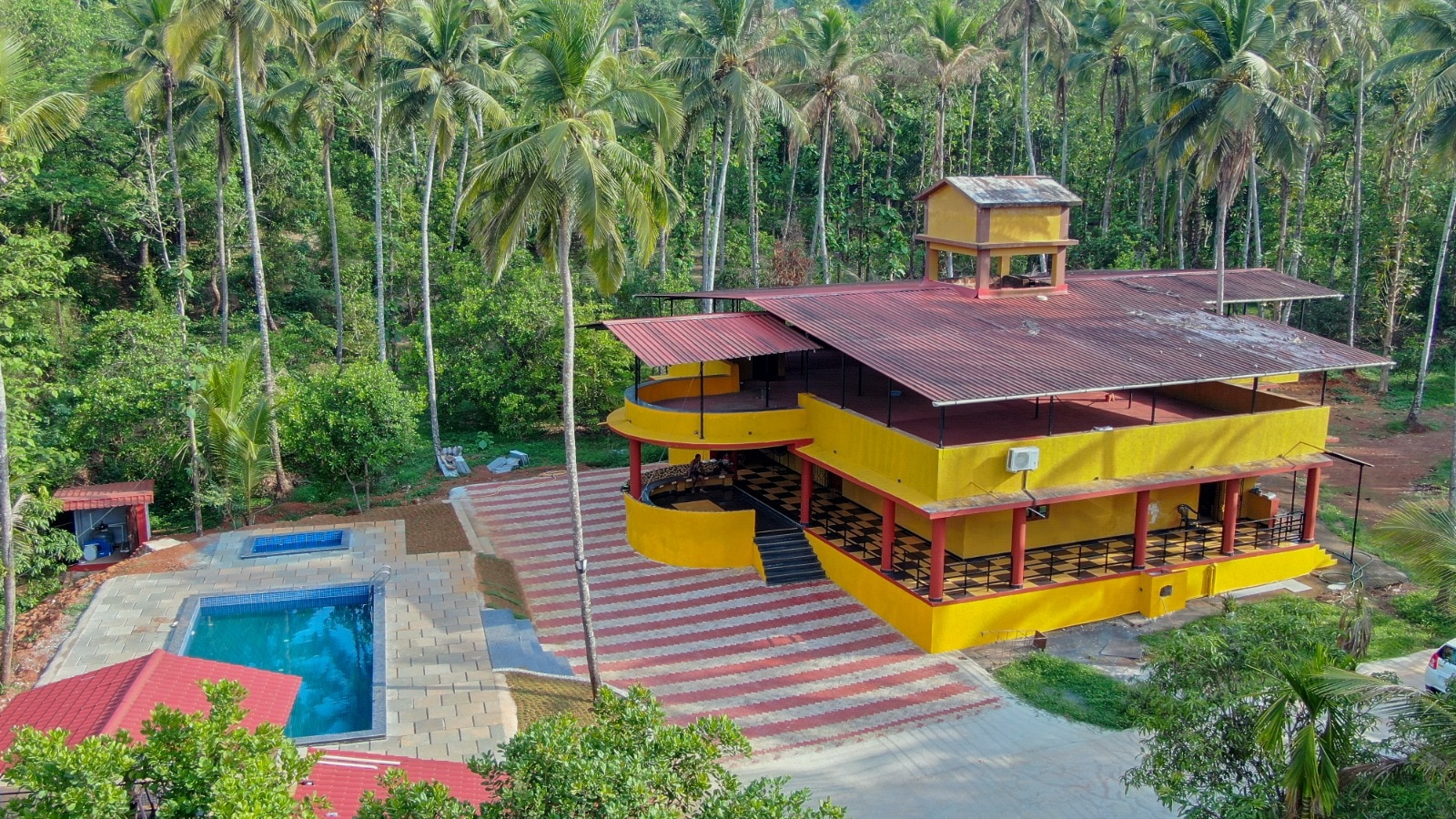 5 bhk Villa with Swimming Pool - Tap to explore photos