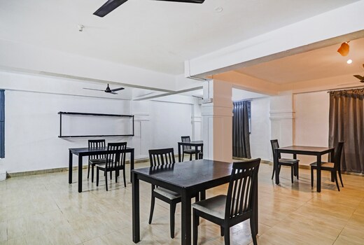 Townhouse De Alphabet Hotel