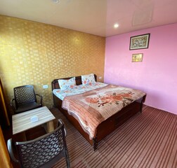 Semi Deluxe Room