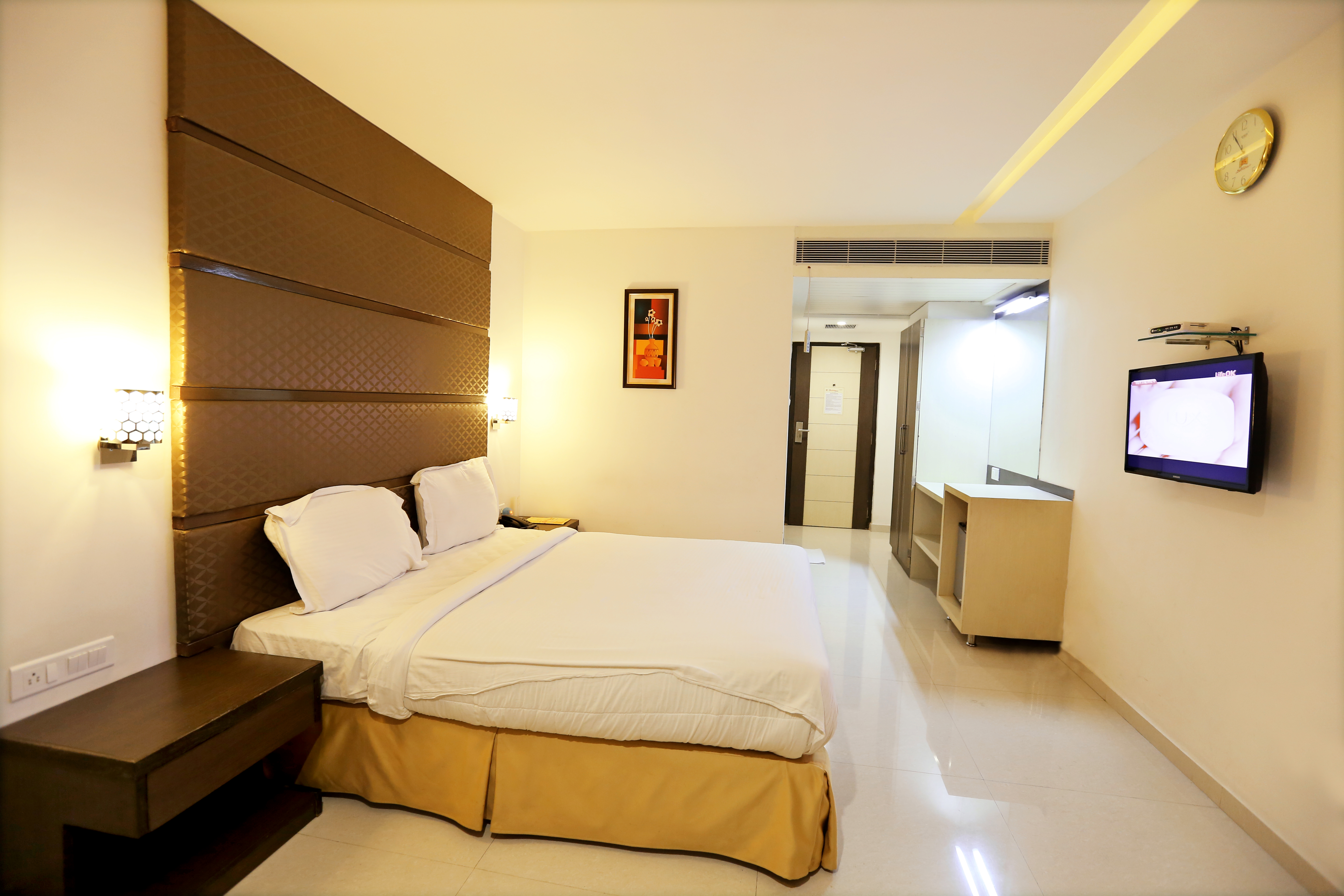 HOTEL SITARA GRAND MIYAPUR Hyderabad INR 725 OFF ( ̶2̶7̶9̶0̶ ) Deal