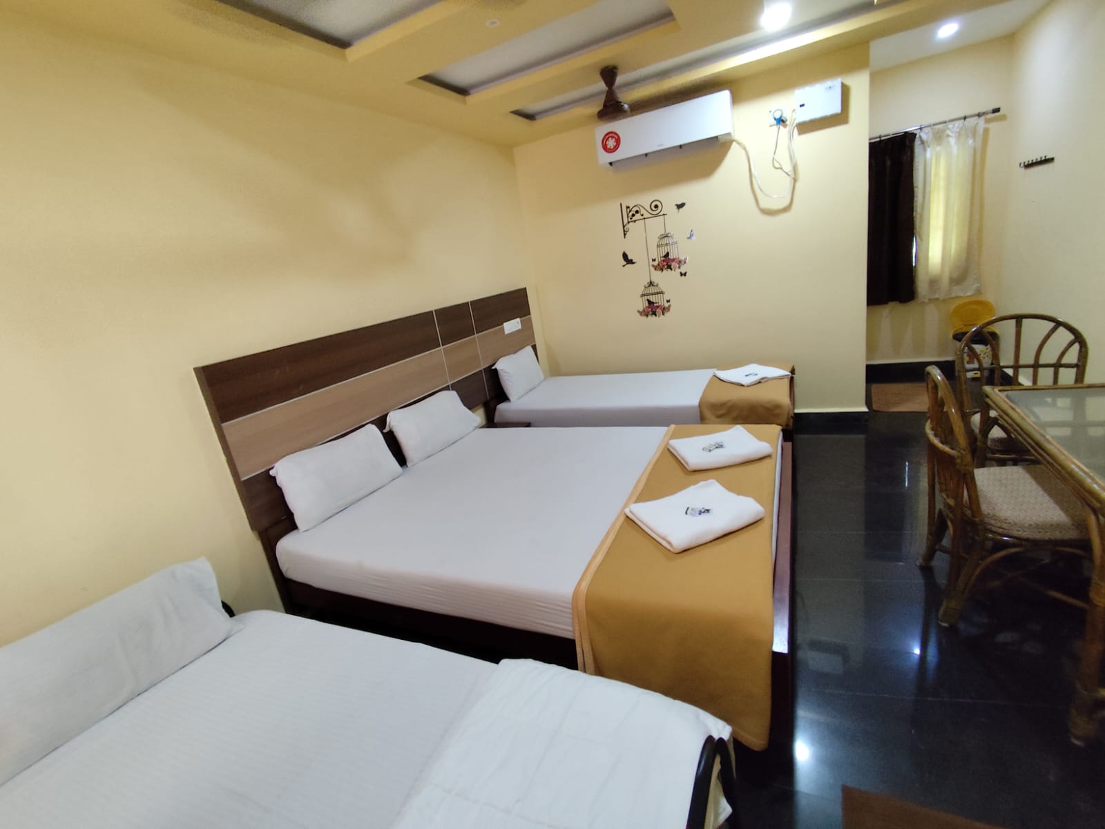 Kumar Guest House - Tap to explore photos