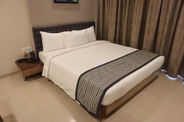 The Silver Swan Boutique Hotel Ratnagiri, 6 KM from Ratnagiri Railway Station - Tap to explore photos