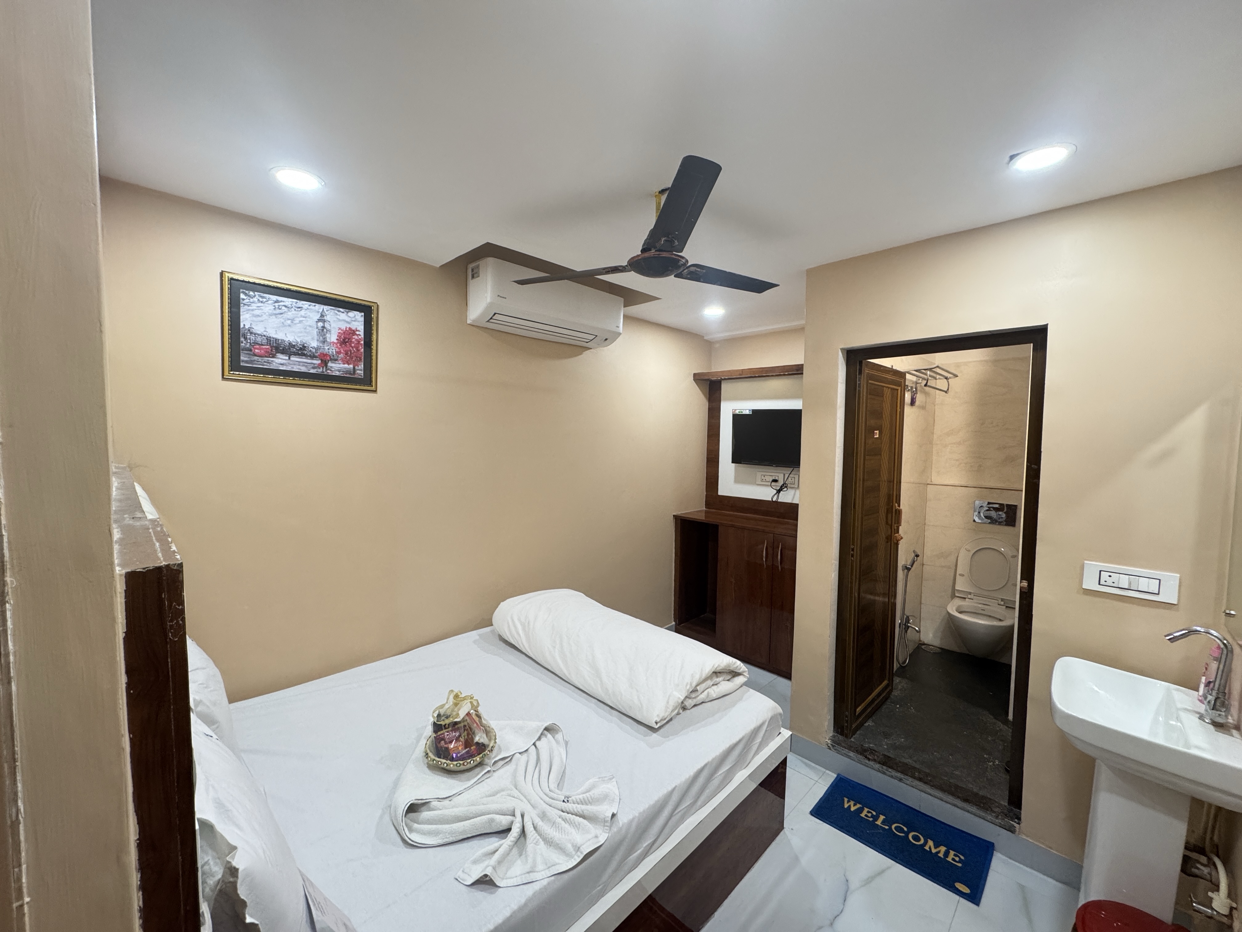 ZQ Guest House Lindsay Street, Kolkata