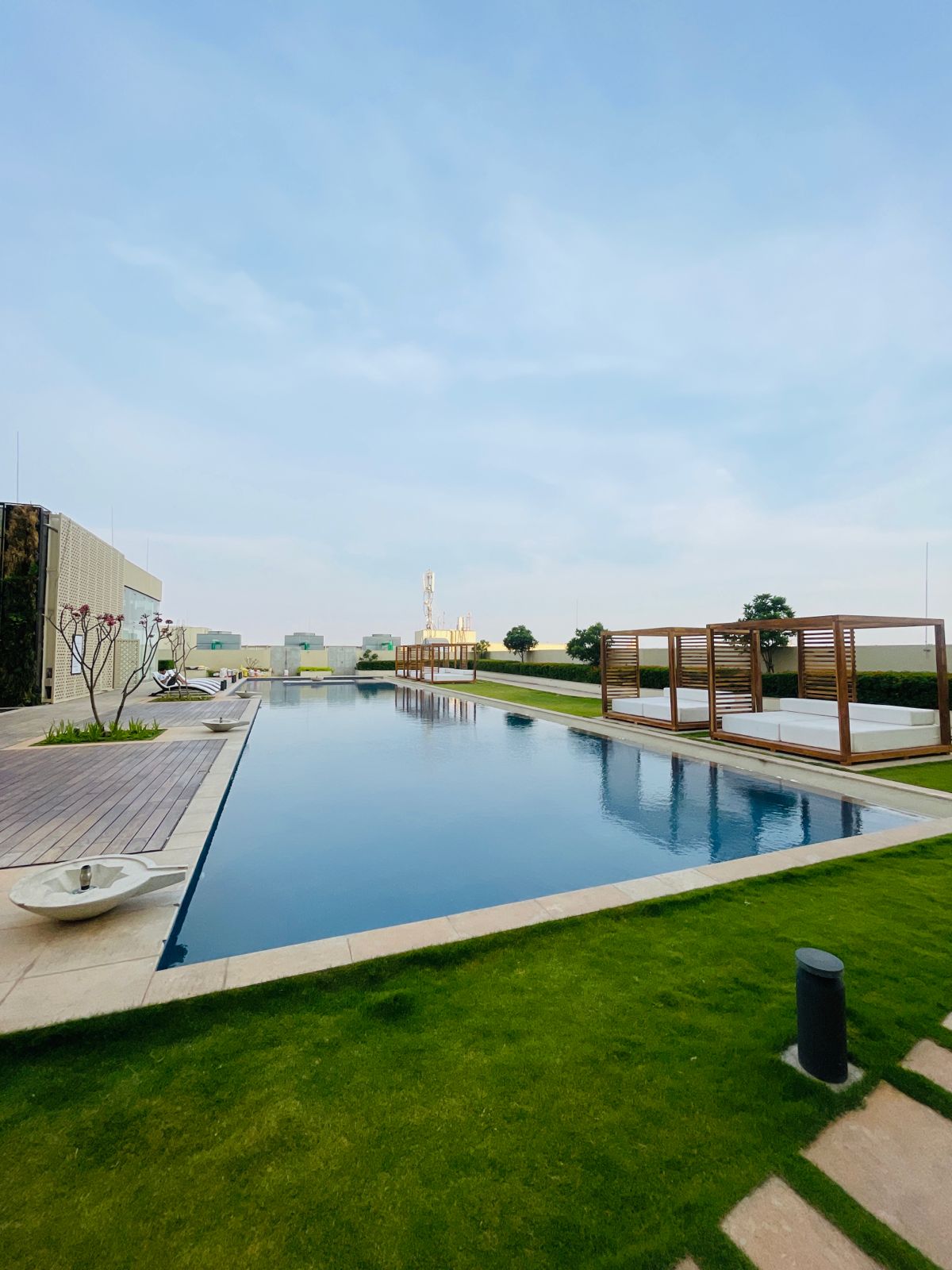 5 Star Lavish Flat in Leela Residence - Tap to explore photos
