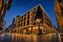Hotel Le Premier Near Delhi Airport, Delhi