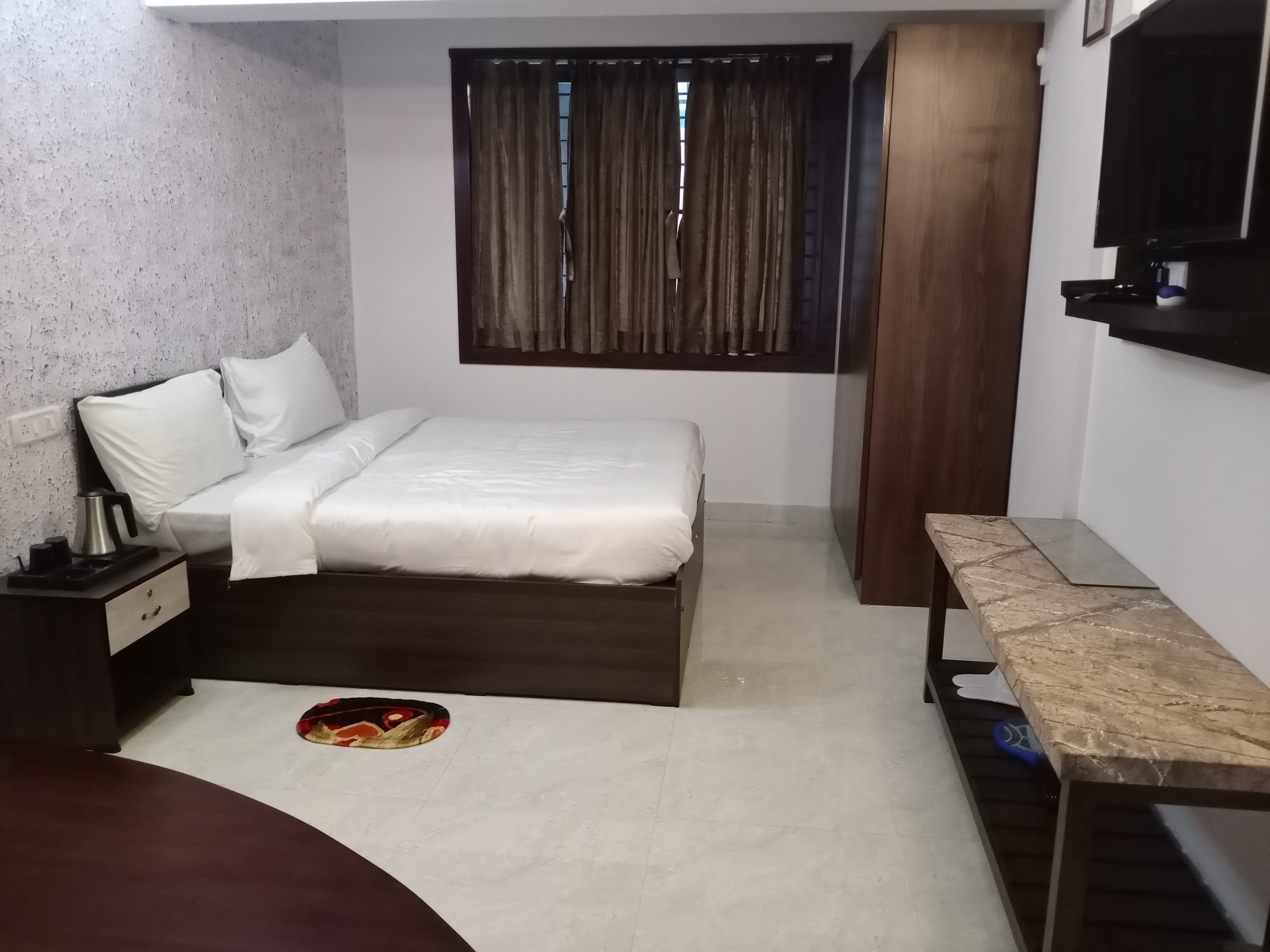 Aimara Hospitality Guest House - Tap to explore photos
