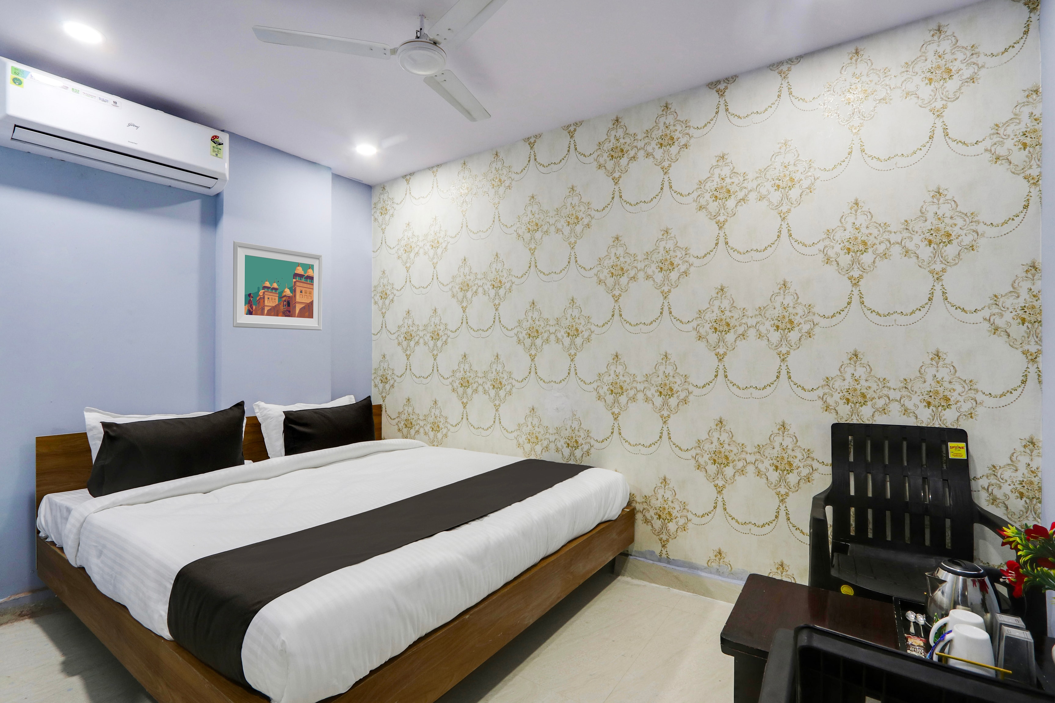 Hotel O Sri MNR Grand Luxury Rooms - Tap to explore photos