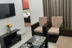 Entire 3BHK Flat best for monthly stay, Greater Noida