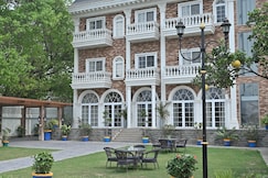 Dharm Resort, Varanasi