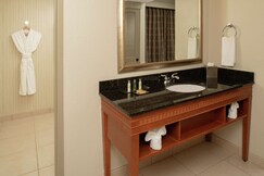 DoubleTree Suites by Hilton Seattle Airport/Southcenter, Seattle