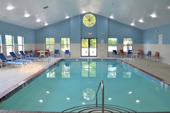 Holiday Inn Express Hotel & Suites Batesville, Fulton