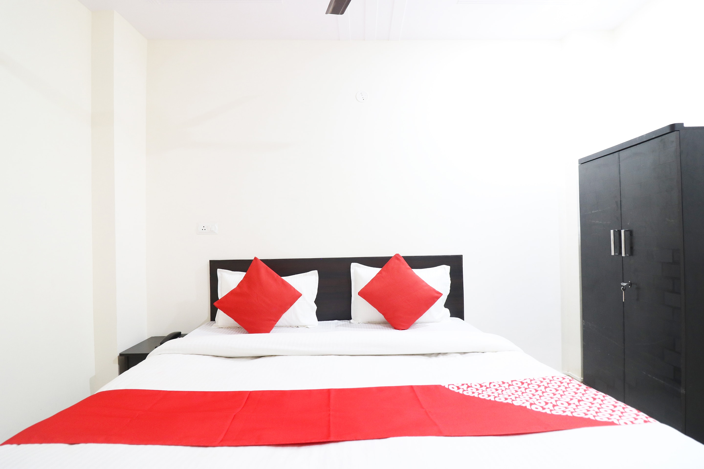 Hotel O AMANTRA RESIDENCY - Tap to explore photos