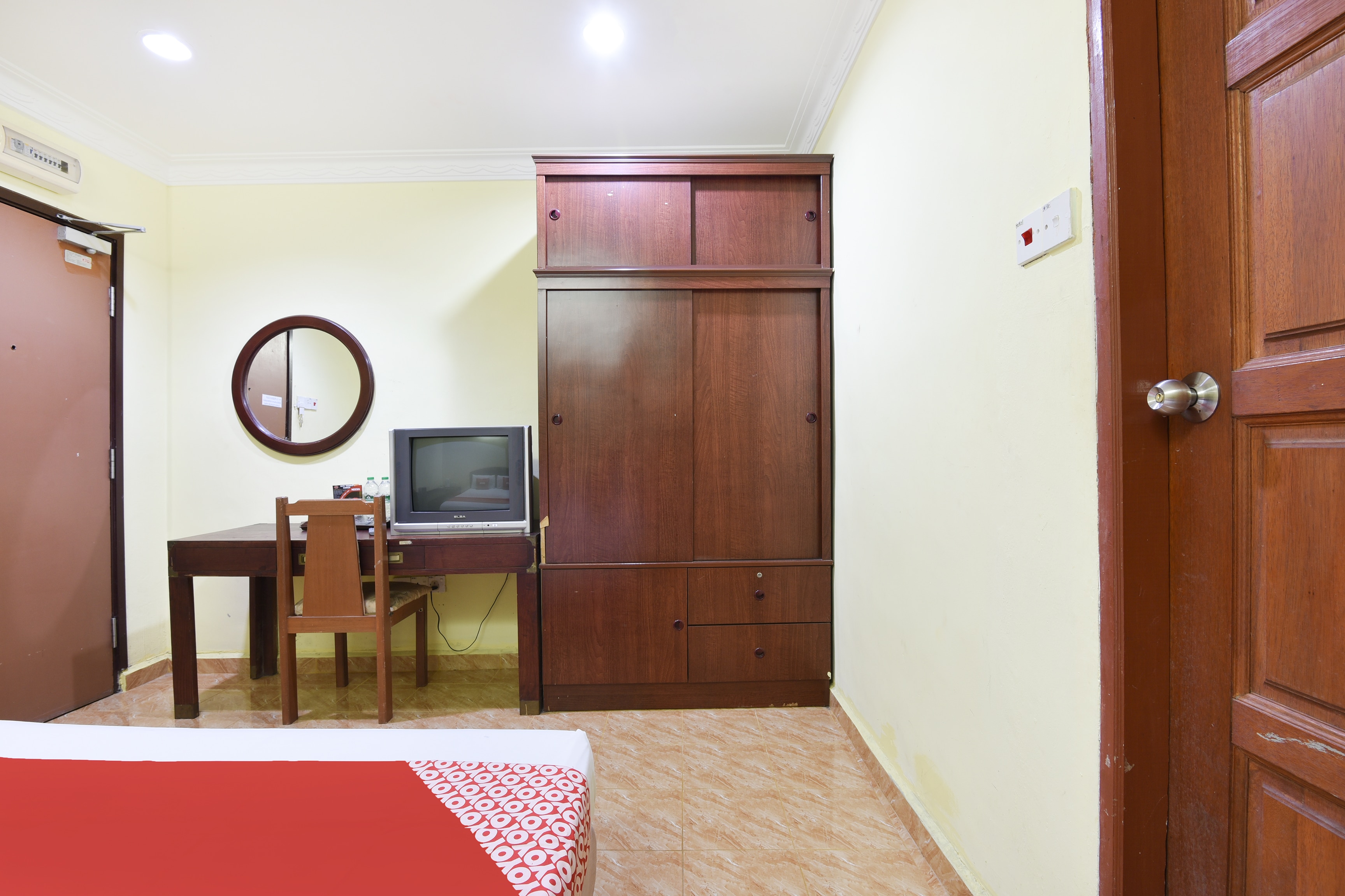 Hotel O Kota Bharu Near War Museum Formerly Azam Hotel - Tap to explore photos