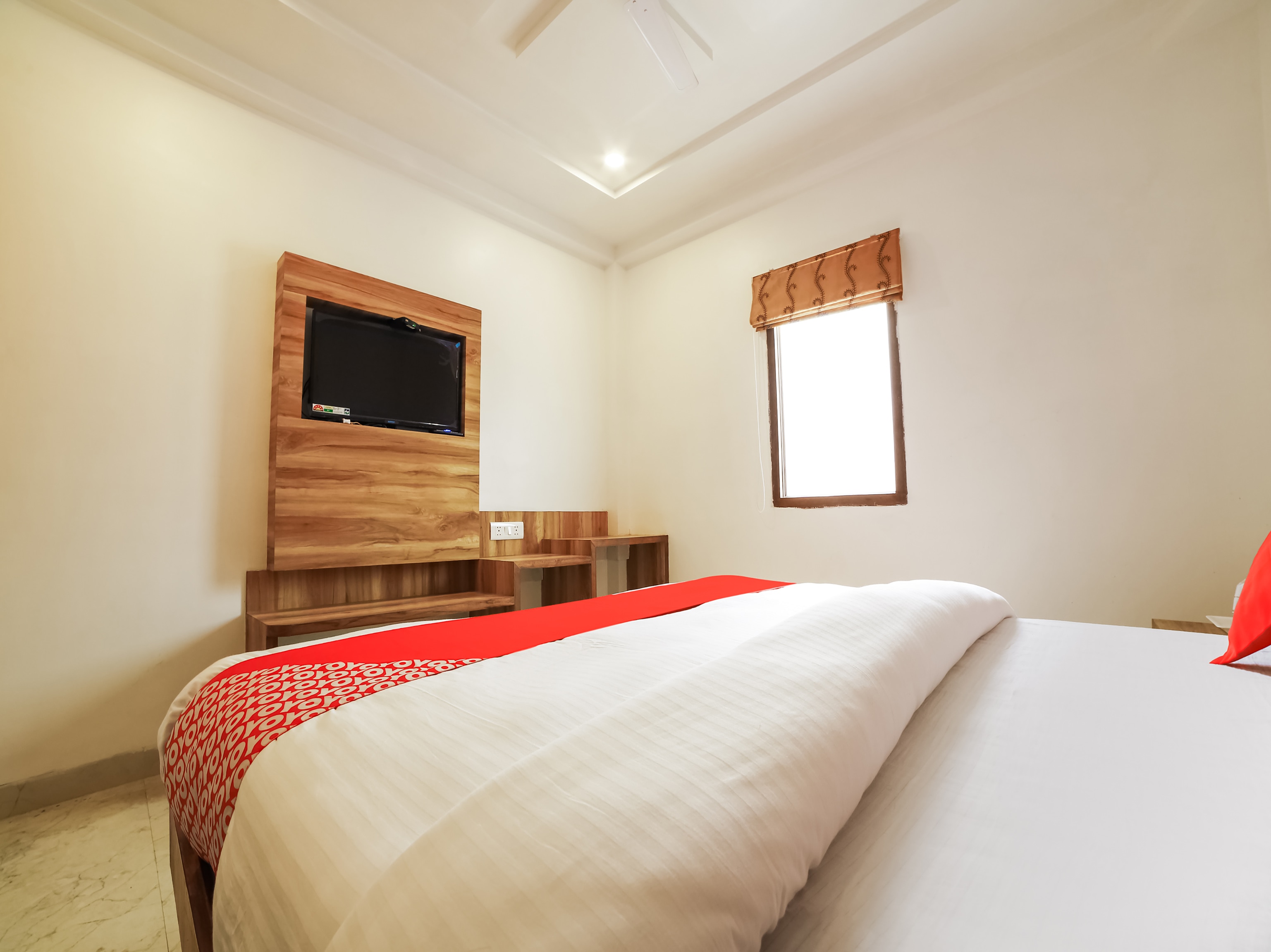 Hotel Awesome International - Tap to explore photos