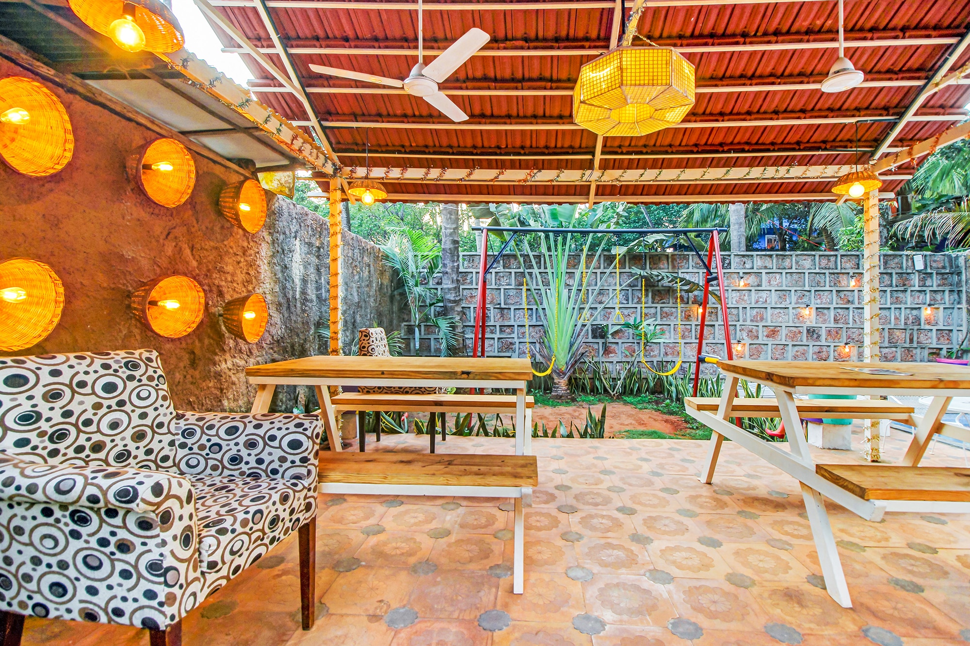 FabHotel Golden Nest Deluxe - Nr. Calangute Beach - Tap to explore photos