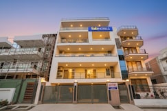 FabHotel Raahi Retreat Nr. Star Mall & 32nd Avenue, Gurugram, Gurgaon