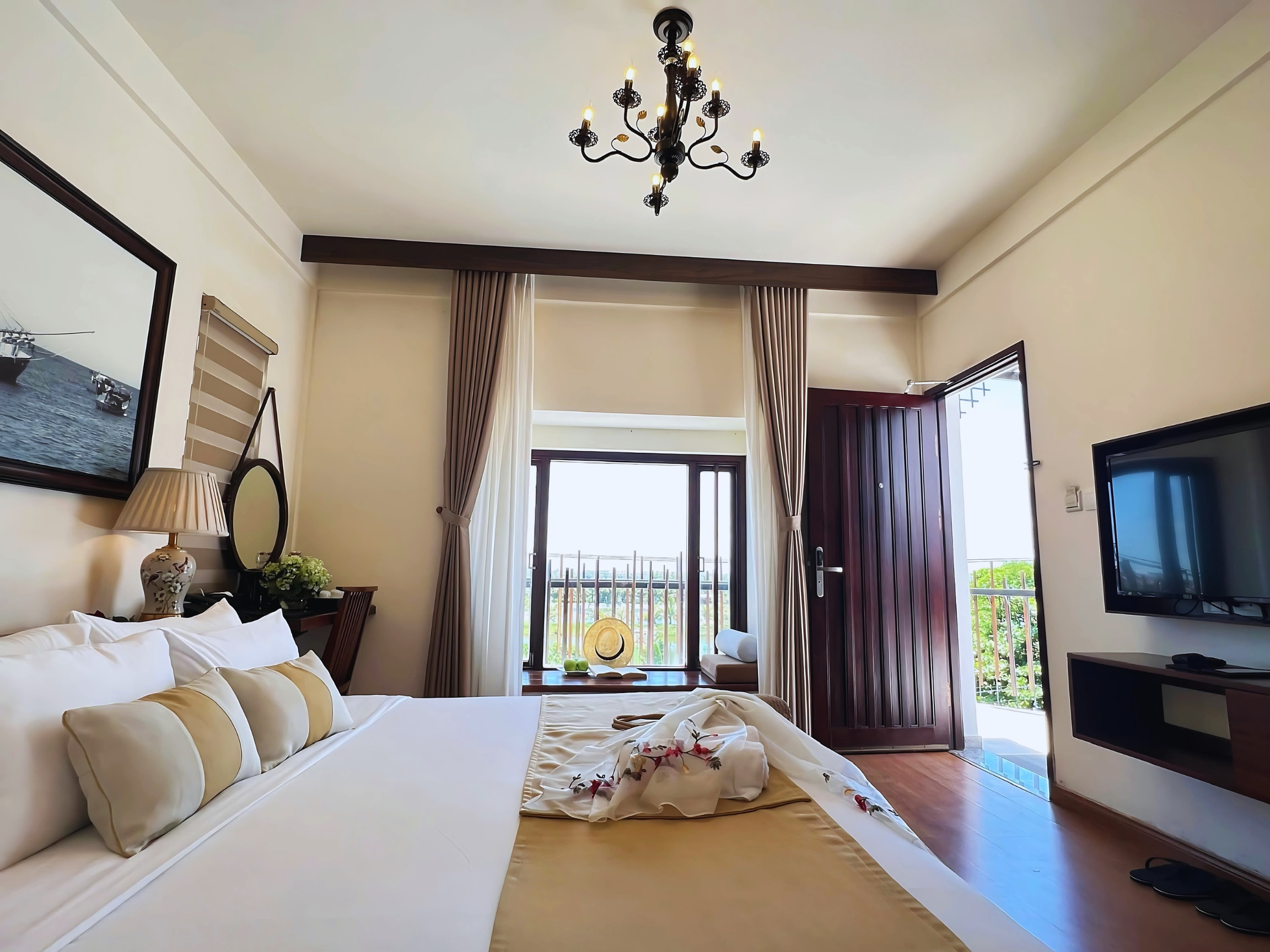 Happy Life Memories Hoi An Hotel and Spa - Tap to explore photos