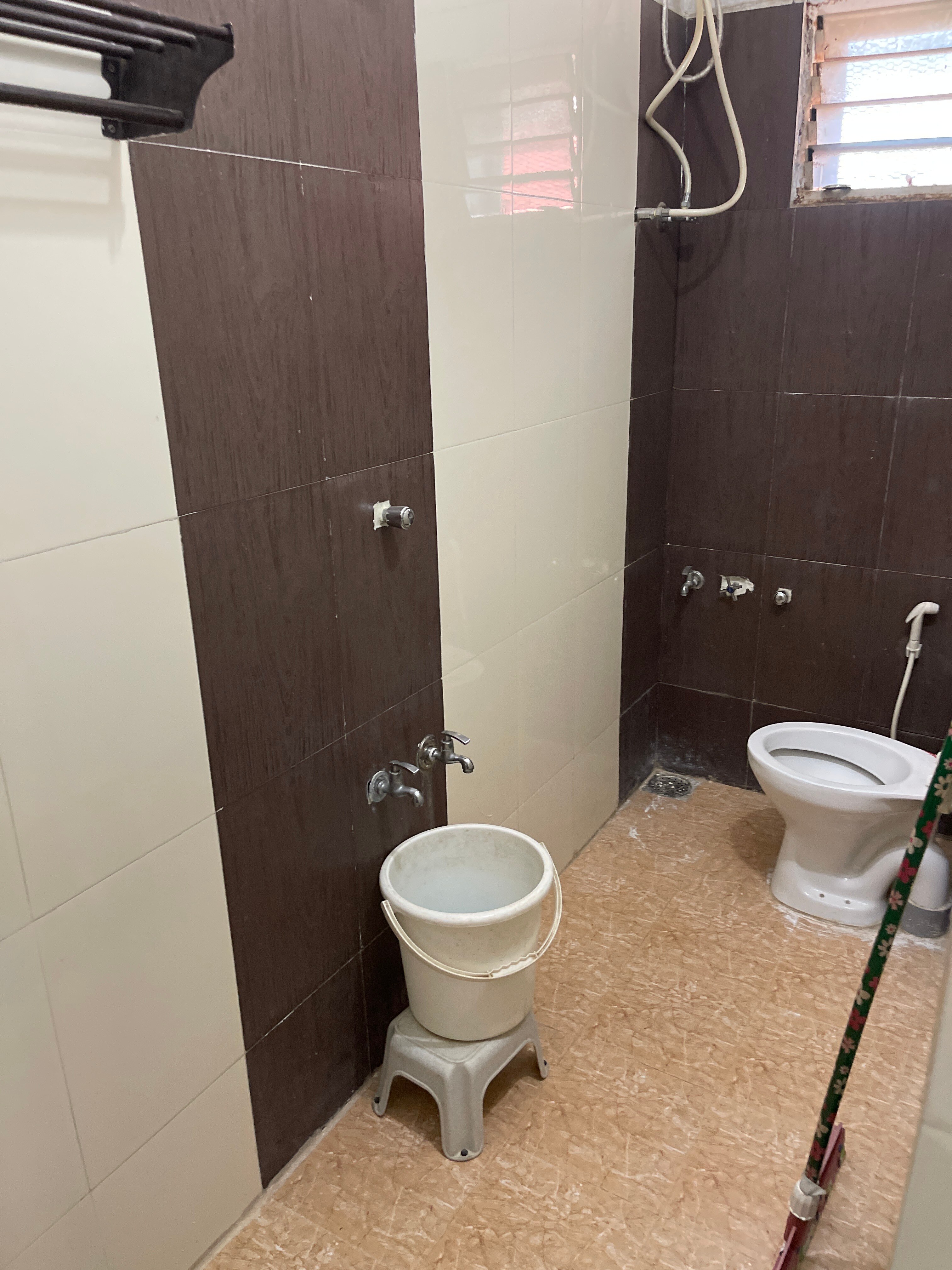 Hotel home stay shiv garden - Tap to explore photos