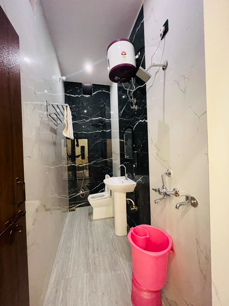 Shivam Palace Ayodhya / Ram Mandir Walking Distance - Tap to explore photos