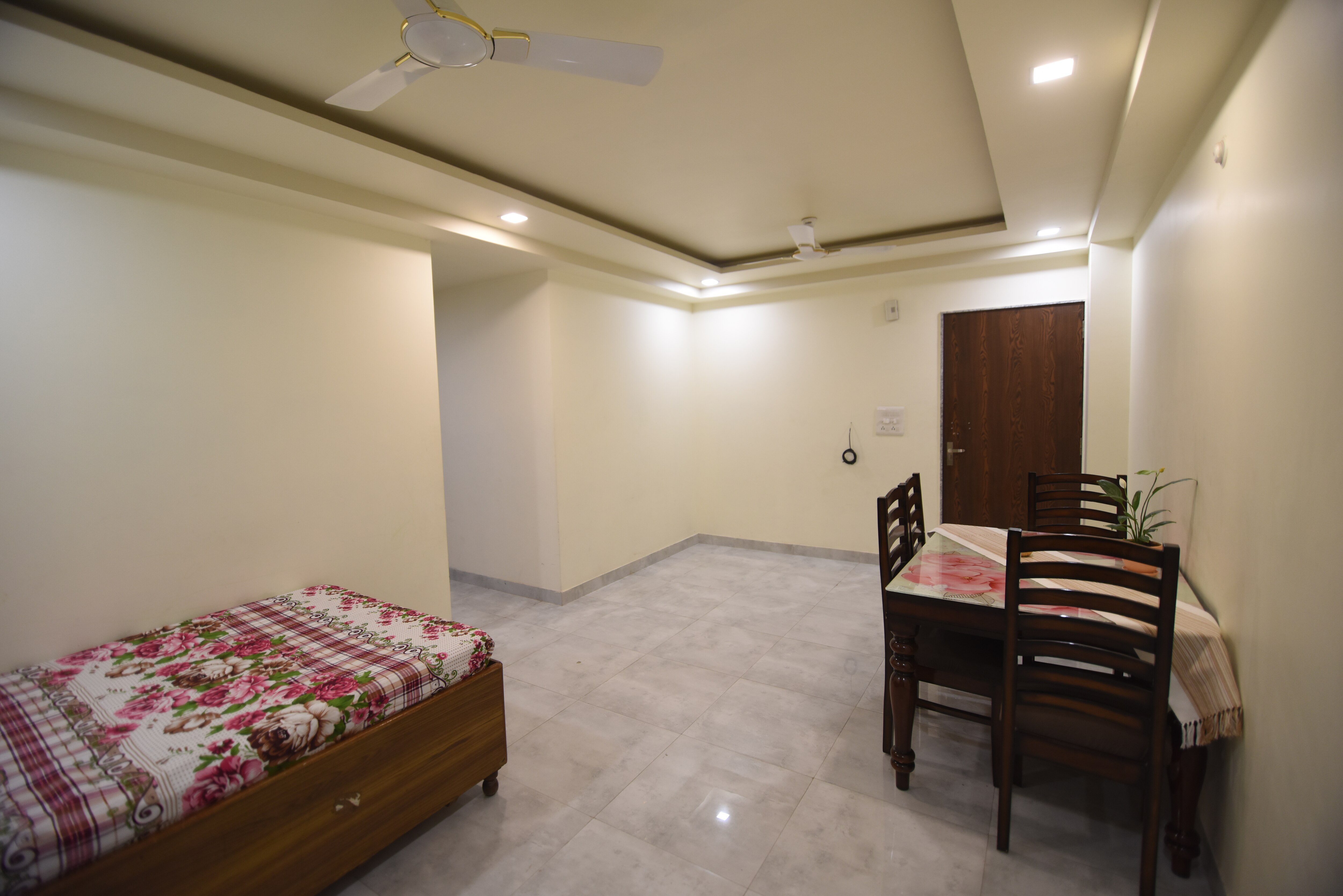Shri Radha Nikunj Apartments - Tap to explore photos